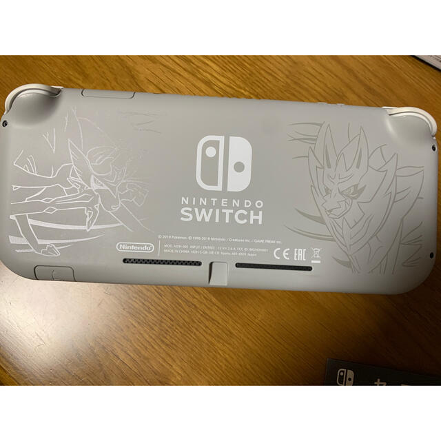 Nintendo Switch Lite  本体　ザシアン・ザマゼン 3
