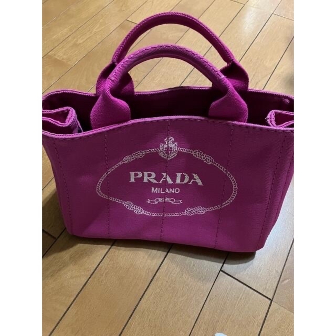 PRADA(プラダ)のPRADA カナパ　XS レディースのバッグ(ハンドバッグ)の商品写真