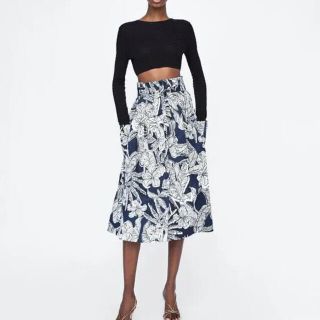 ザラ(ZARA)のZARA ザラ　花柄ボタニカルスカート(ひざ丈スカート)