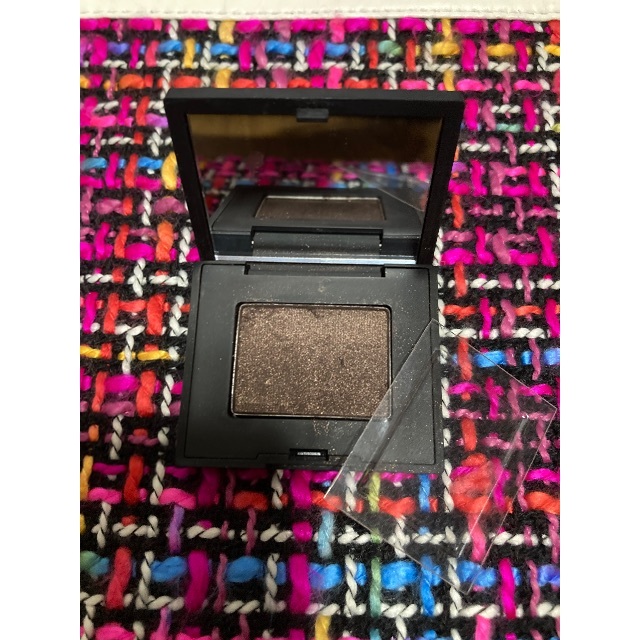 NARS(ナーズ)のナーズ シングルアイシャドー プレシャスメタル NARS コスメ/美容のベースメイク/化粧品(アイシャドウ)の商品写真