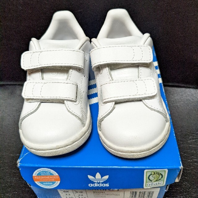 adidas(アディダス)のアディダス・スニーカー☆スタンスミス13cm キッズ/ベビー/マタニティのベビー靴/シューズ(~14cm)(スニーカー)の商品写真