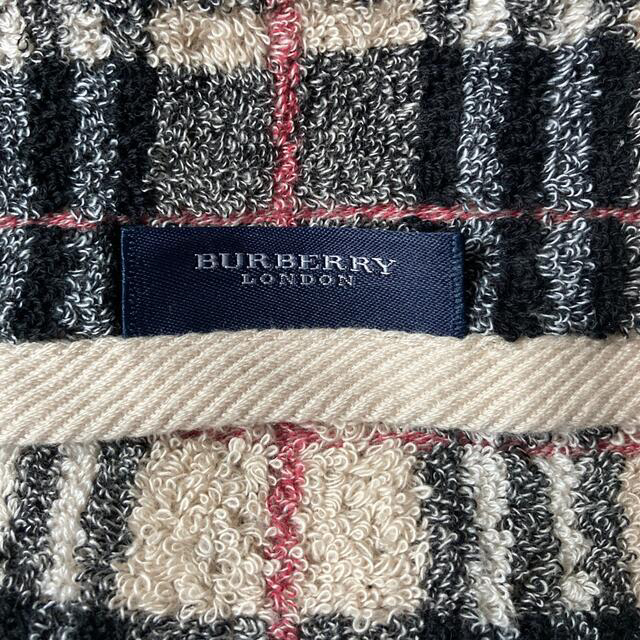 BURBERRY(バーバリー)の【新品　未使用】BURBERRY　バーバリー　ノバチェック　フェイスタオル インテリア/住まい/日用品の日用品/生活雑貨/旅行(タオル/バス用品)の商品写真