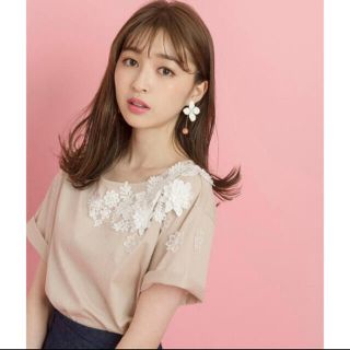 ウィルセレクション(WILLSELECTION)の美品 ♡ アシメフラワーレースTシャツ ♡ WILLSELECTION(Tシャツ(半袖/袖なし))