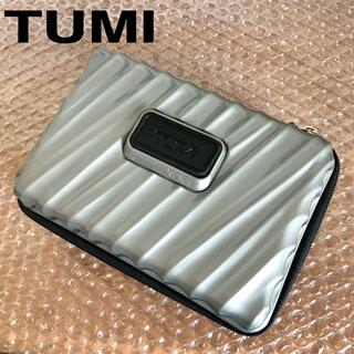 トゥミ(TUMI)の【未使用】TUMI★デルタ航空 スーツケース型 トラベルポーチ ハード ポーチ(旅行用品)