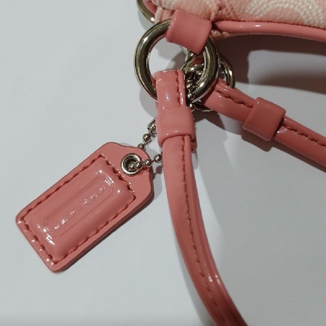 COACH(コーチ)の【新品】COACH　リストレット　ポーチ レディースのファッション小物(ポーチ)の商品写真