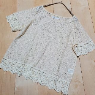 ローリーズファーム(LOWRYS FARM)の【LOWRYS   FARM】比較的美品　上品　レース　可愛い(カットソー(半袖/袖なし))