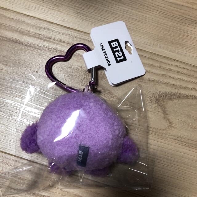 BT21(ビーティーイシビル)のBT21 パープルマスコット　SHOOKY ショッパー付 エンタメ/ホビーのおもちゃ/ぬいぐるみ(キャラクターグッズ)の商品写真