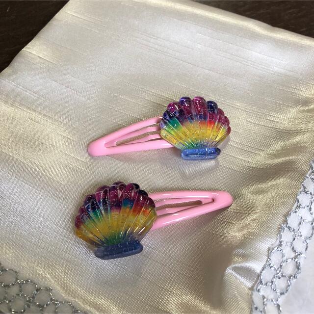 新品　ヘアピン　韓国　ゆめかわ　キラキラ　キッズアクセサリー　シェル　貝殻 キッズ/ベビー/マタニティのこども用ファッション小物(その他)の商品写真