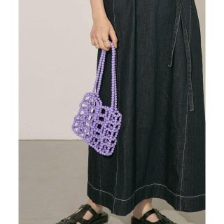 ケービーエフ(KBF)の【PURPLE】スクエアビーズBAG(ハンドバッグ)