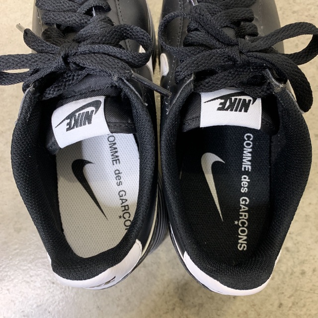 COMME des GARCONS(コムデギャルソン)のNIKE comme des garçons ナイキ ギャルソン cortez レディースの靴/シューズ(スニーカー)の商品写真