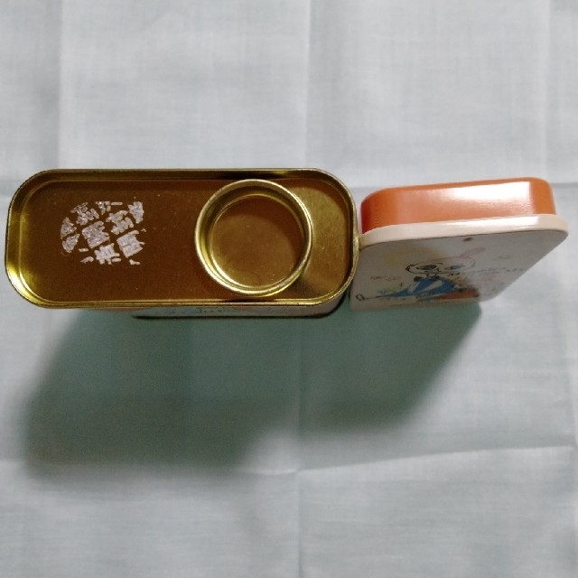 MOOMIN(ムーミン)のムーミン　空き缶　ティン缶　2個 インテリア/住まい/日用品のインテリア小物(小物入れ)の商品写真
