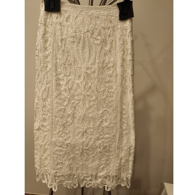 IENAレースタイトスカート(ホワイト)36ｻｲｽﾞ レディースのスカート(ロングスカート)の商品写真