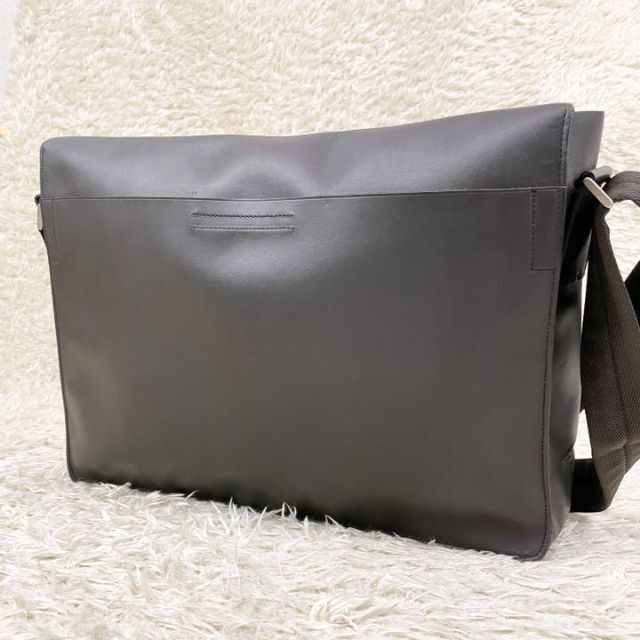 ファッション通販 プラダ ショルダーバッグ チェーン ボール金具