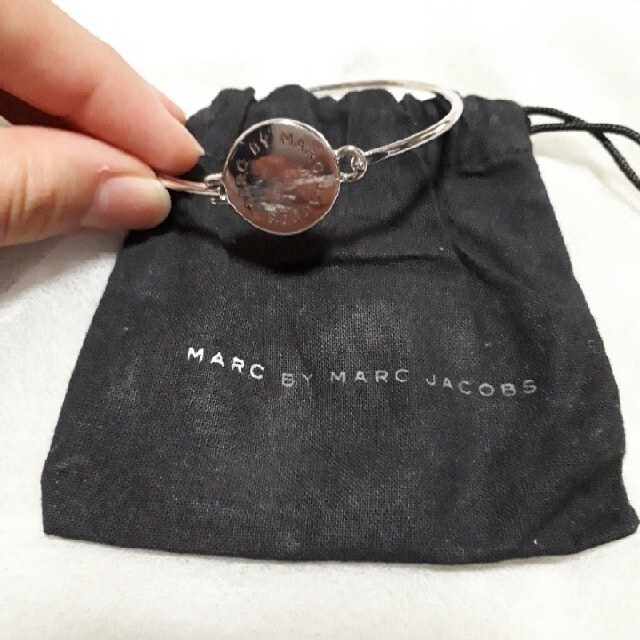 MARC JACOBS(マークジェイコブス)のMARC JACOBS　ブレスレット　袋付き(マークジェイコブス) レディースのアクセサリー(ブレスレット/バングル)の商品写真