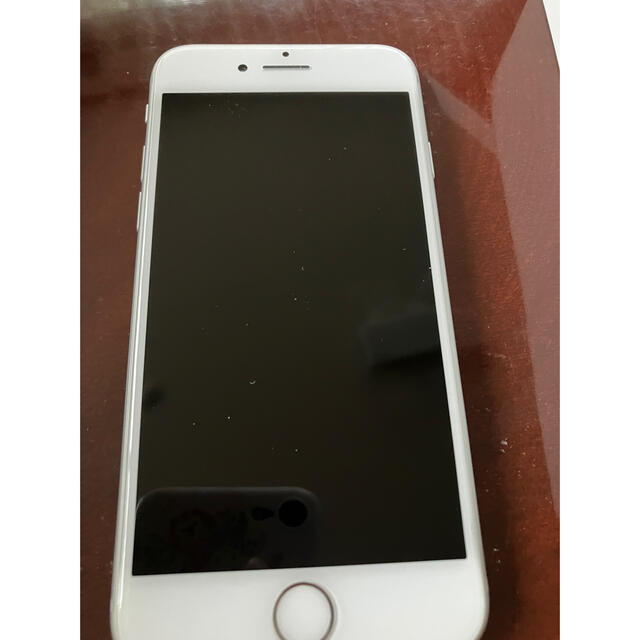 iPhone(アイフォーン)のiPhone8 スマホ/家電/カメラのスマートフォン/携帯電話(携帯電話本体)の商品写真