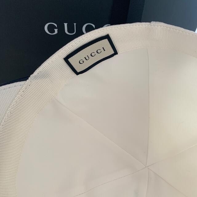 Gucci(グッチ)のGUCCI キャップ　ホワイト　XL タグ付き メンズの帽子(キャップ)の商品写真