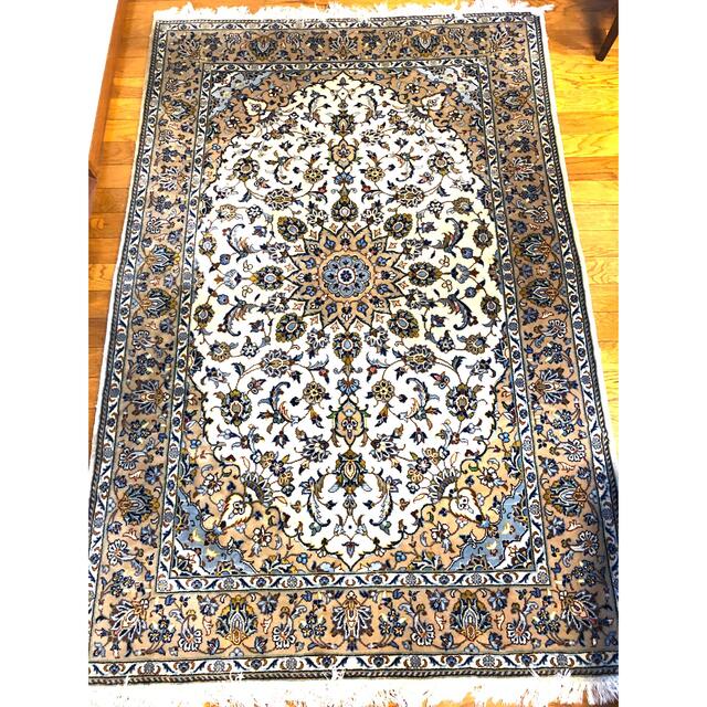 ペルシャ絨毯　Persian carpet カーペットのサムネイル