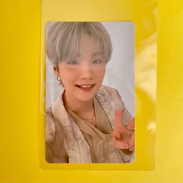 BTS   ユンギ　ホビ　カード2枚セット　PROOF エンタメ/ホビーのタレントグッズ(アイドルグッズ)の商品写真