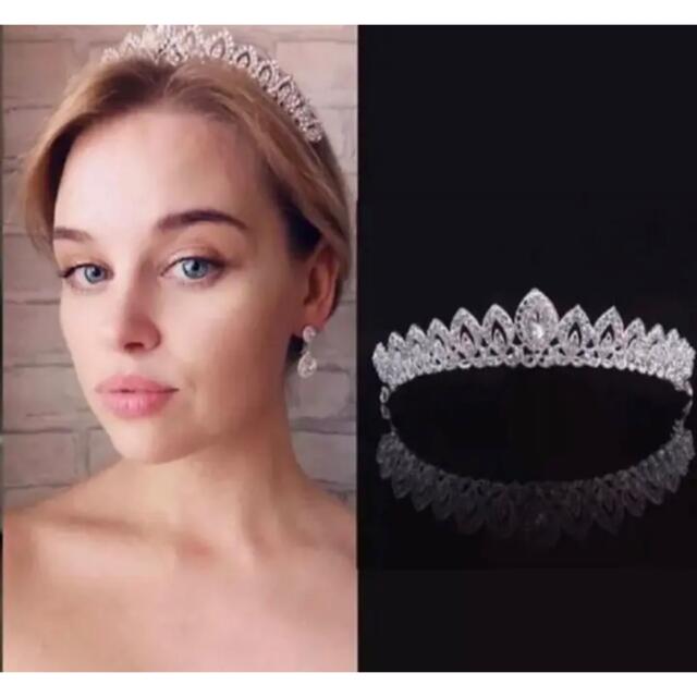 専用　ヘッドドレス　ティアラブライダル　ウエディング結婚式 ヘアアクセサリー ハンドメイドのウェディング(ヘッドドレス/ドレス)の商品写真