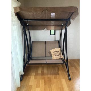 スイングベンチ 屋根付き屋外用ブランコの通販 by サマズカ's shop｜ラクマ