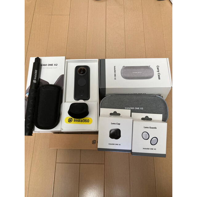 Insta360 ONE X2 豪華6点セット(約85000円相当) スマホ/家電/カメラのカメラ(コンパクトデジタルカメラ)の商品写真