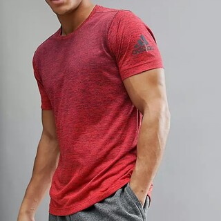アディダス(adidas)の美品　アディダス　CW3438ランニングTシャツ　赤レッド迷彩　o(XL)　半袖(Tシャツ/カットソー(半袖/袖なし))