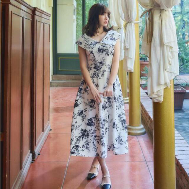 Her lip to(ハーリップトゥ)のSecret Garden Midi Dress ワンピース  herlipto レディースのワンピース(ひざ丈ワンピース)の商品写真