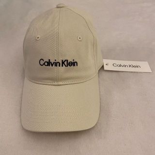 シーケーカルバンクライン(ck Calvin Klein)の新品タグ付き カルバンクライン 帽子　キャップ　ベージュ(キャップ)