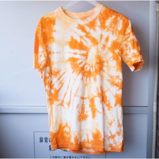 ユニクロ(UNIQLO)のタイダイ染め　Tシャツ　Mサイズ　半袖　ハンドメイド　オレンジ　黄色(Tシャツ/カットソー(半袖/袖なし))