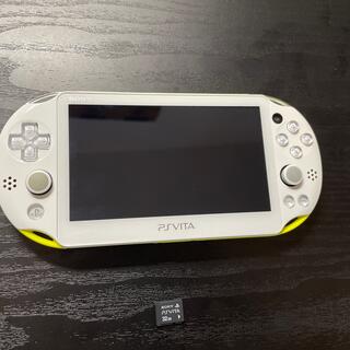 プレイステーションヴィータ(PlayStation Vita)のPSVita メモリカード32GB付属(携帯用ゲーム機本体)