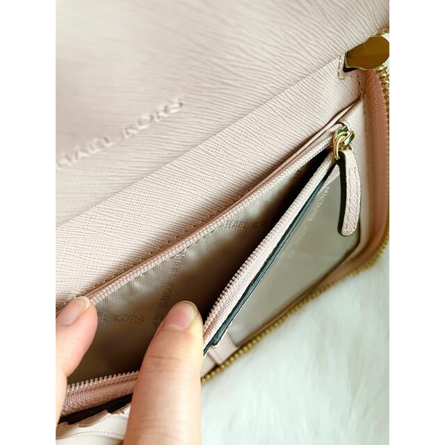 Michael Kors(マイケルコース)の未使用 マイケルコースMICHAELKORSラウンドファスナー長財布 レディースのファッション小物(財布)の商品写真