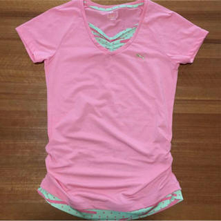 プーマ(PUMA)の美品✨プーマ  Tシャツ  ティーシャツ  女の子  レディース  (Tシャツ(半袖/袖なし))