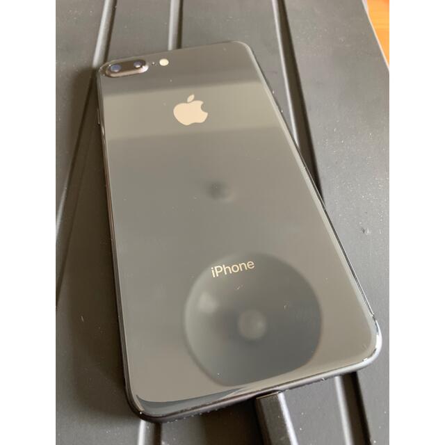 Apple(アップル)のiPhone 8 Plus （SIMﾌﾘｰ）Docomo スマホ/家電/カメラのスマートフォン/携帯電話(スマートフォン本体)の商品写真