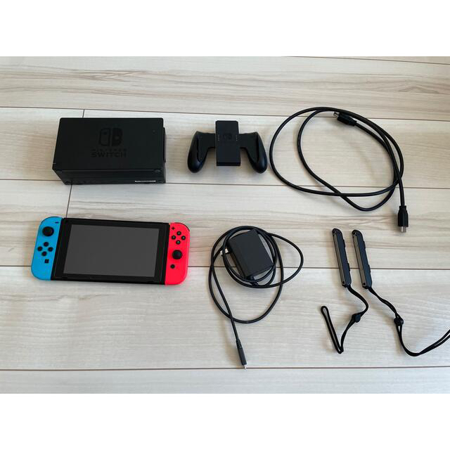 任天堂 Nintendo Switch本体 ネオンブルー/ネオンレッド 任天堂 Nintendo Switch本体 ネオンブルー/ネオンレッド