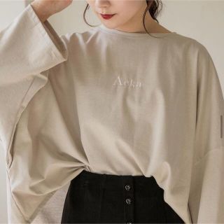 アメリヴィンテージ(Ameri VINTAGE)のacka original long刺繍T shirt(Tシャツ(長袖/七分))