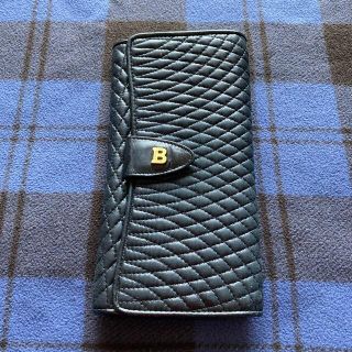 バリー(Bally)のBALLY本革キルティング長財布黒色良品(財布)