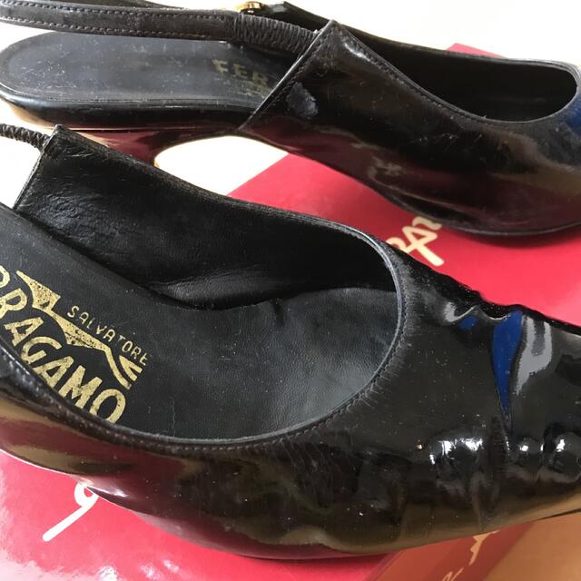 Salvatore Ferragamo(サルヴァトーレフェラガモ)のフェラガモ　エナメルパンプス　23〜23.5センチ レディースの靴/シューズ(ハイヒール/パンプス)の商品写真