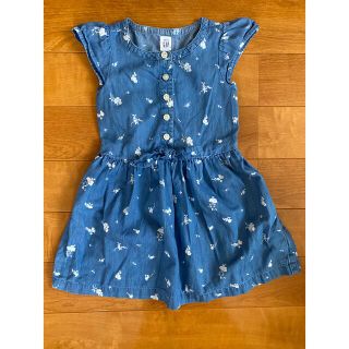 ベビーギャップ(babyGAP)のbaby GAP ワンピース デニム 小花柄 ブルー 青 リボン 4T 105㎝(ワンピース)