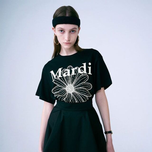 韓国ブランドTSHIRT FLOWERMARDI_BLACK CREAMTシャツ