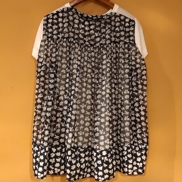 sacai - サカイ sacai Tシャツ フラワー 異素材 バックプリントの通販 ...