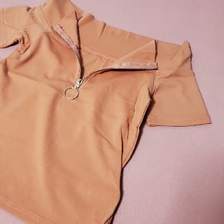 アナップ(ANAP)の新品！Fsize　ピタッとカットソー　前ファスナー(Tシャツ(半袖/袖なし))