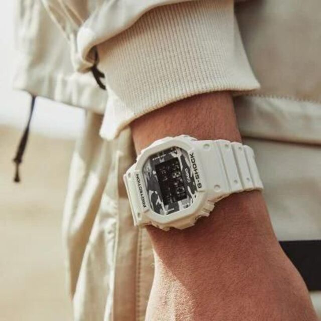 カシオ　CASIO G-SHOCK　 DW-5600CA-8