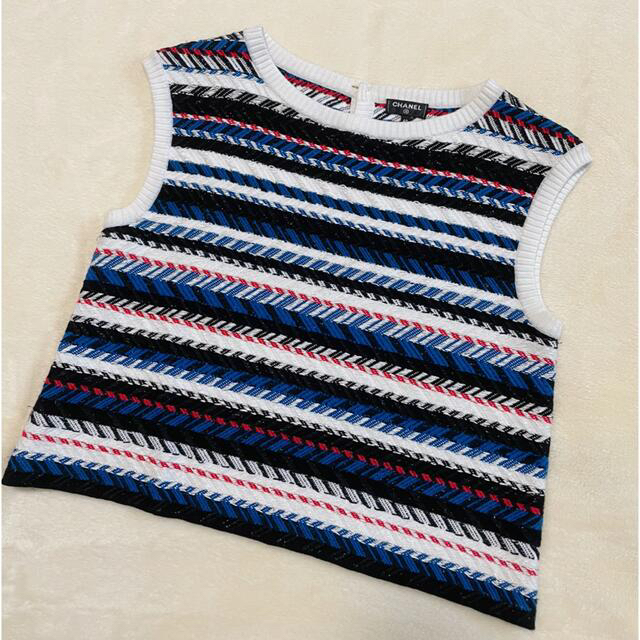 高価値】 - CHANEL 極美品♡ ノースリーブ トップス 40 ツイード 公式正規店 シャネルトップスノースリーブ38 Tシャツ/カットソー(半袖/袖なし)