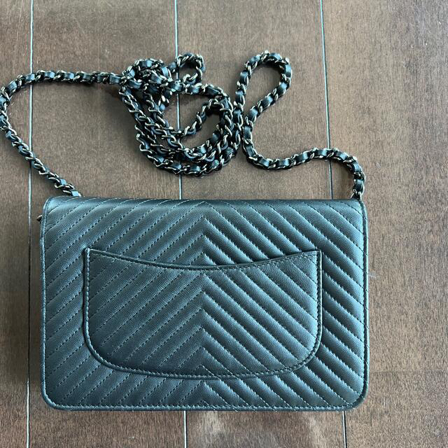 CHANEL(シャネル)のCHANEL チェーンウォレット　レア　細かいシェブロン　ソーブラック メンズのファッション小物(ウォレットチェーン)の商品写真