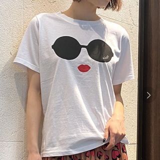 アジョリー　パール付きTシャツ