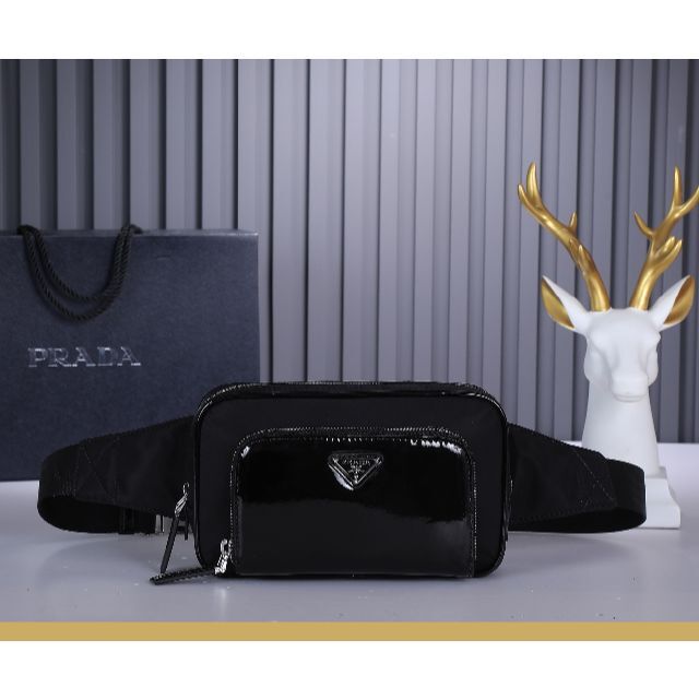 PRADA プラダ ボディバッグ PRADA プラダ ボディバッグ