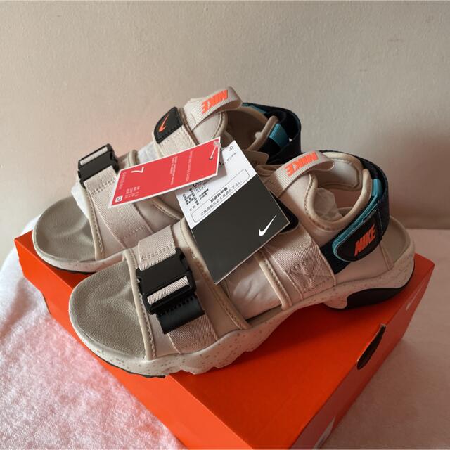 靴/シューズ新品　WMNS NIKE CANYON SANDAL キャニオン　サンダル