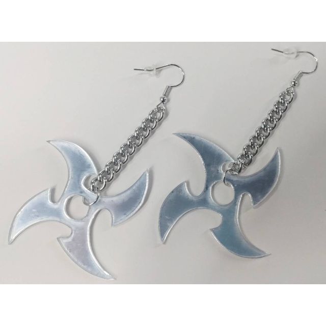 スイング手裏剣 ピアス アクリル 忍者 忍法 武器 レディースのアクセサリー(ピアス)の商品写真