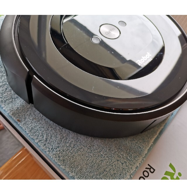 iRobot(アイロボット)のiRobot ルンバ 21年製 e5 スマホ/家電/カメラの生活家電(掃除機)の商品写真