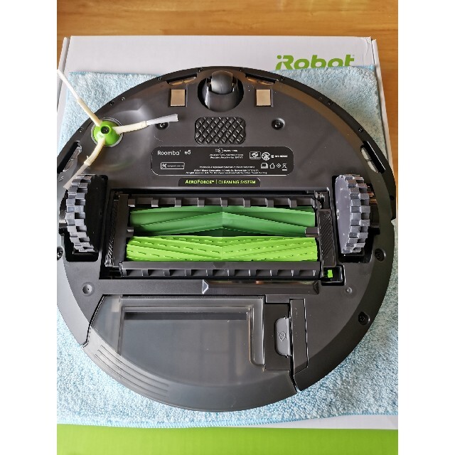 iRobot(アイロボット)のiRobot ルンバ 21年製 e5 スマホ/家電/カメラの生活家電(掃除機)の商品写真